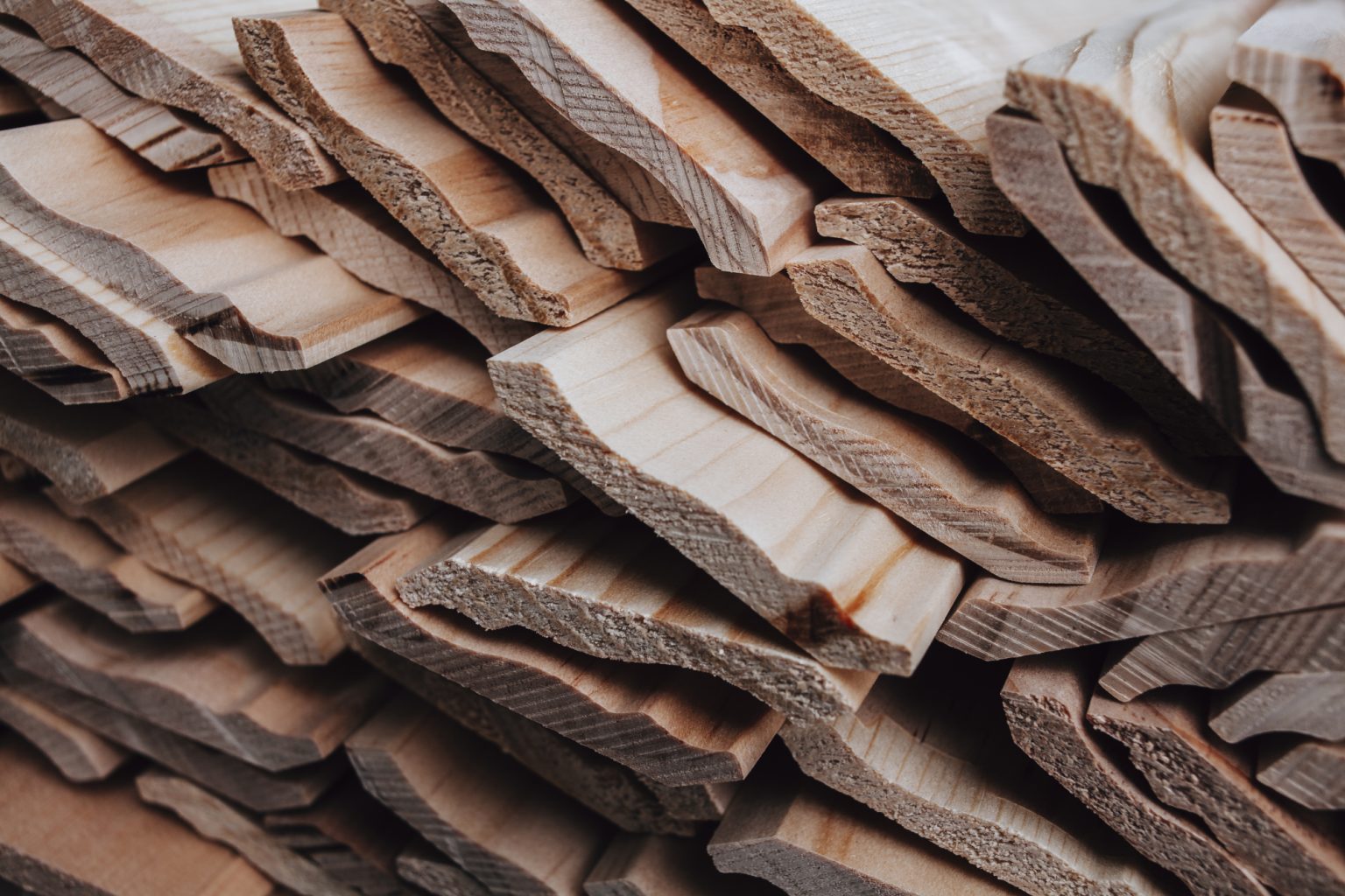 How to Prime and Paint Your Moulding Woodgrain