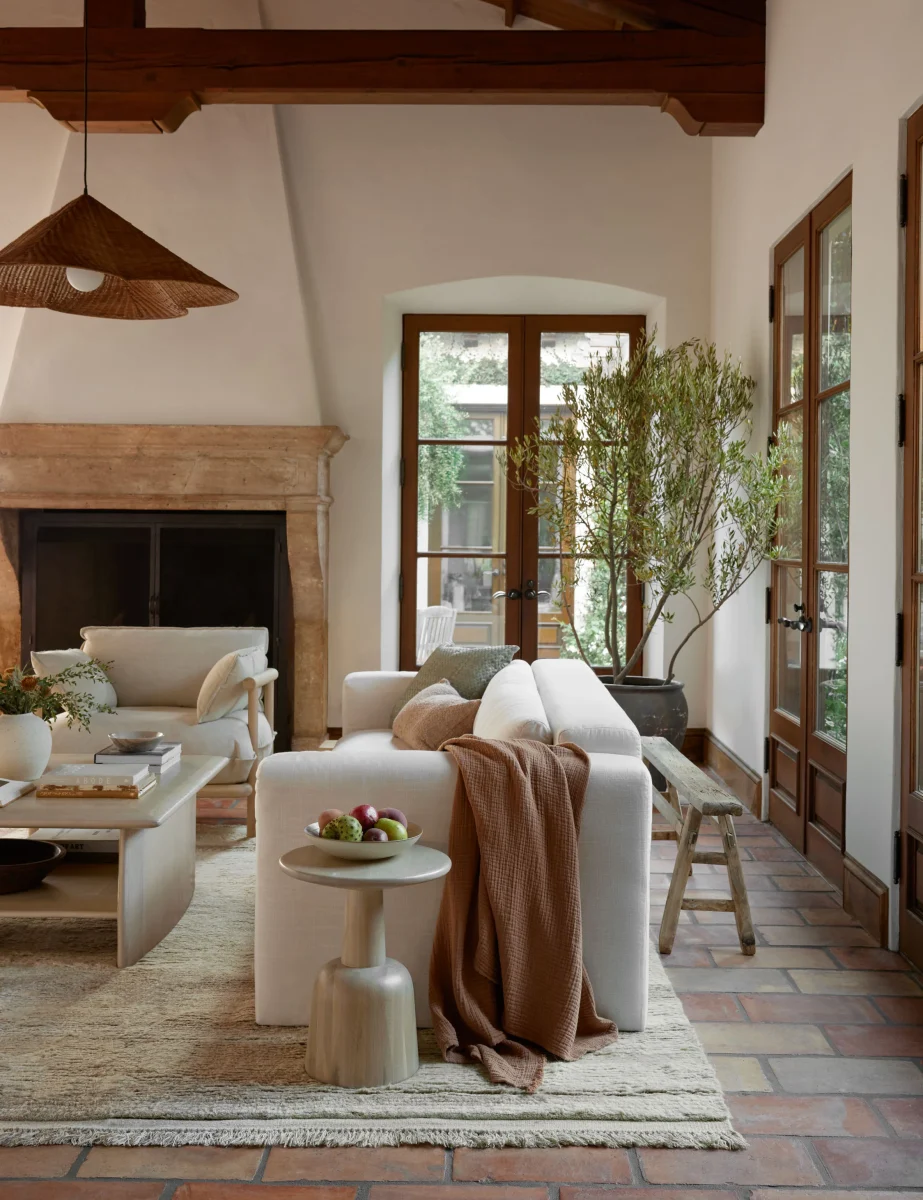 Modern Tuscan Villa Interior Design Woodgrain