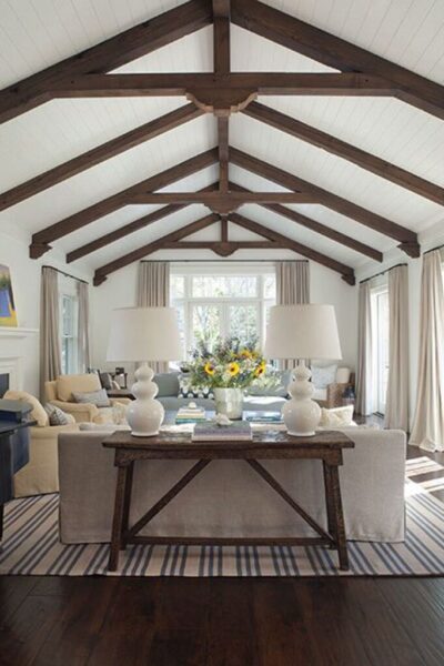 COFFERED VS VAULTED CEILING - Woodgrain
